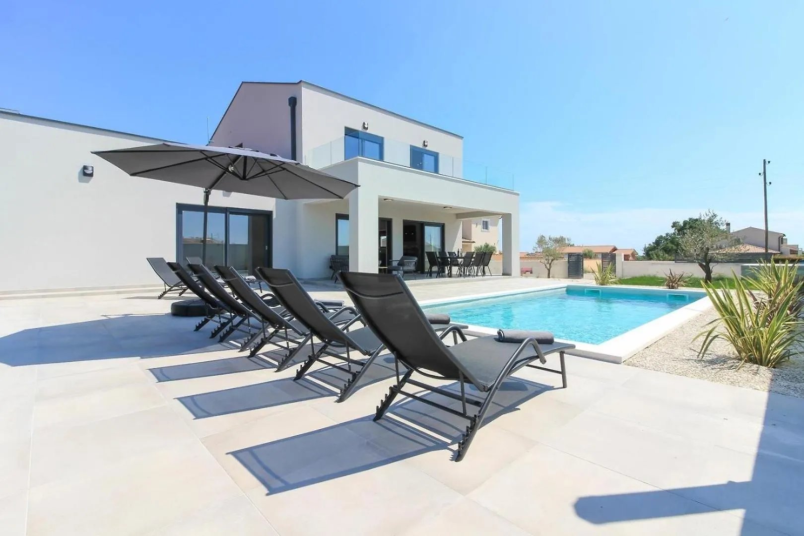 Ferienhaus Mit Privatpool Fuer 8 Personen Ca 180 Qm In Loborika, Istrien Suedkueste Von Istrien Pula