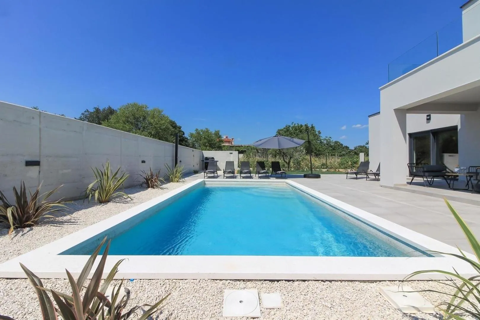 Ferienhaus Mit Privatpool Fuer 8 Personen Ca 180 Qm In Loborika, Istrien Suedkueste Von Istrien Pula 0*,