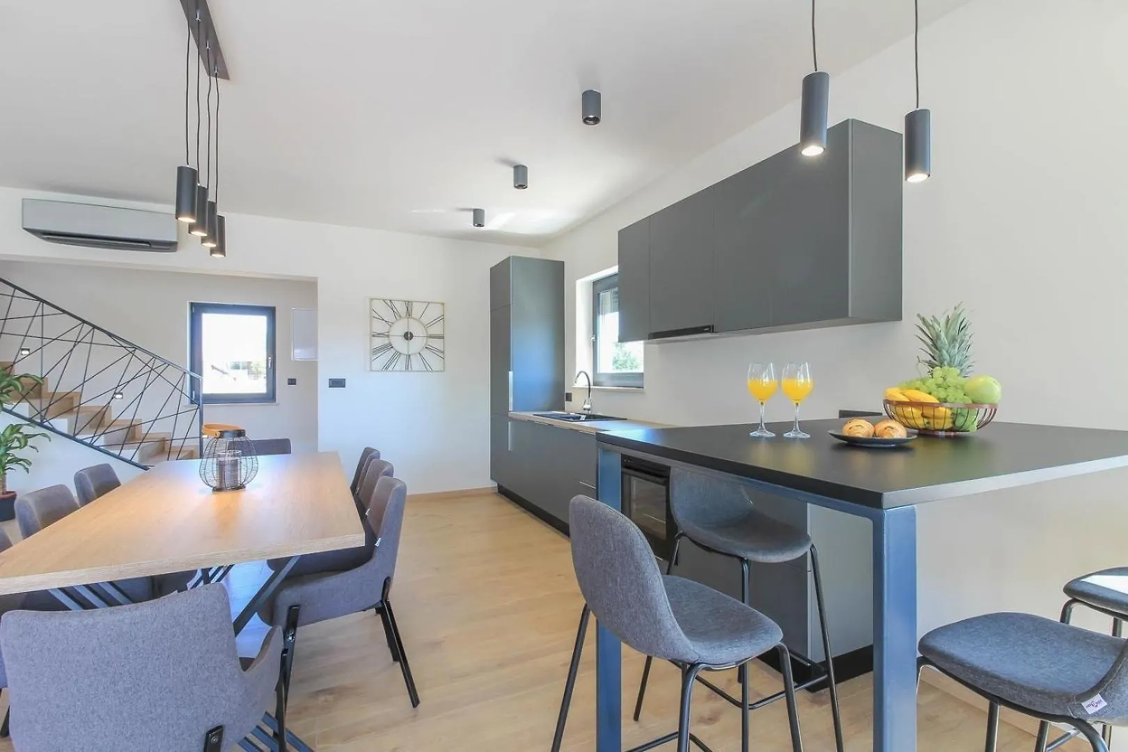 Ferienhaus Mit Privatpool Fuer 8 Personen Ca 180 Qm In Loborika, Istrien Suedkueste Von Istrien Pula